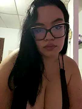 Snapshot of Emily_Taylor2 chatting on 09/24/25, 01:53 Emily Taylor2 online show from 09/24/25, 01:53