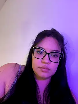 Snapshot of Emily_Taylor2 chatting on 10/01/25, 02:28 Emily Taylor2 online show from 10/01/25, 02:28