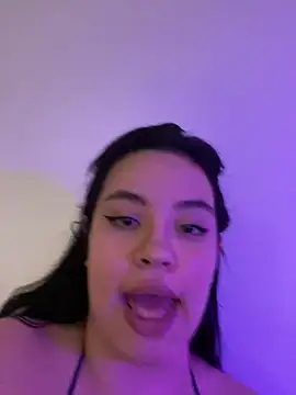 Snapshot of Emily_Taylor2 chatting on 10/05/25, 04:33 Emily Taylor2 online show from 10/05/25, 04:33