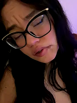 Emily Taylor2 online show from 11/06/25, 02:56