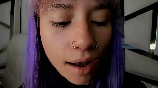 Snapshot of barbieambar chatting on 11/11/25, 01:33 barbieambar online show from 11/11/25, 01:33