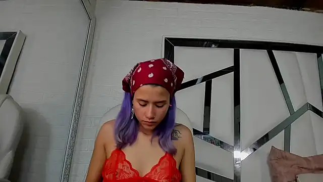 Snapshot of barbieambar chatting on 11/19/25, 01:44 barbieambar online show from 11/19/25, 01:44