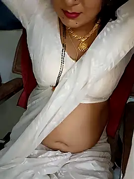 Snapshot of Niharika555 chatting on 04/14/26, 03:40 Niharika555 online show from 04/14/26, 03:40