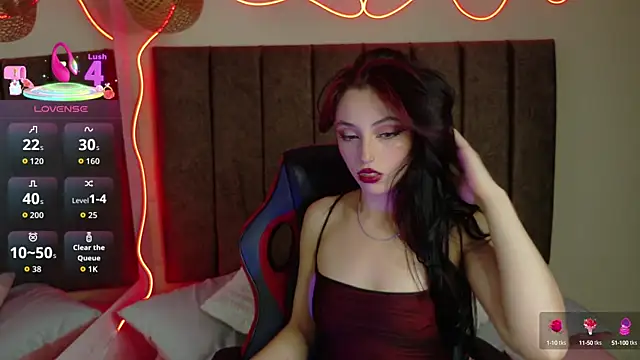 Snapshot of Megan__cole1 chatting on 09/26/25, 12:58 Megan cole1 online show from 09/26/25, 12:58