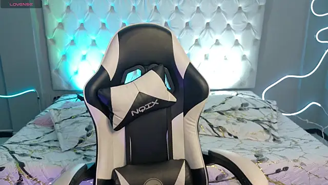 Snapshot of Megan__cole1 chatting on 10/10/25, 03:49 Megan cole1 online show from 10/10/25, 03:49