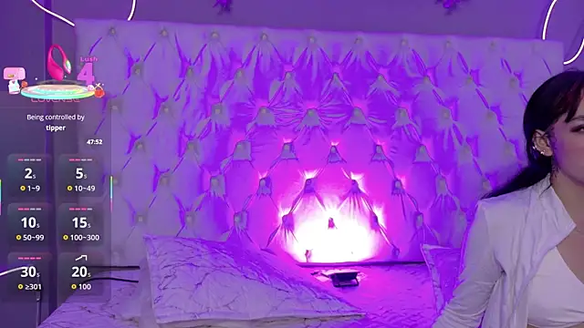 Snapshot of Megan__cole1 chatting on 12/16/25, 04:06 Megan cole1 online show from 12/16/25, 04:06