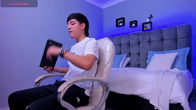 Ares di martin online show from 11/25/25, 05:40