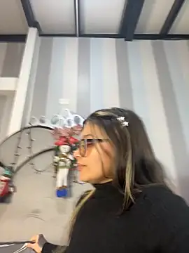 KoraSweett online show from 11/27/25, 06:54