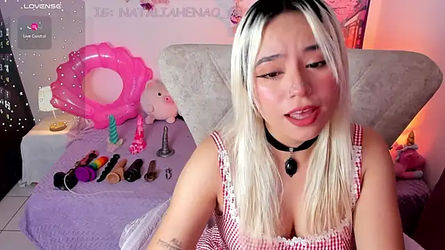 Nataliahenao69 online show from 05/17/26, 08:05