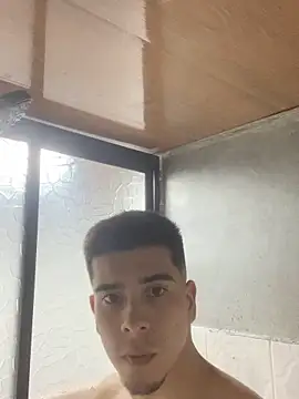 Snapshot of Owen_2408 chatting on 11/01/25, 10:01 Owen 2408 online show from 11/01/25, 10:01