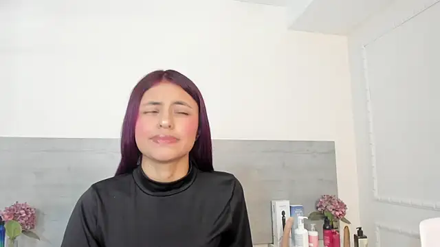 sunnyWhitee online show from 04/27/26, 07:23