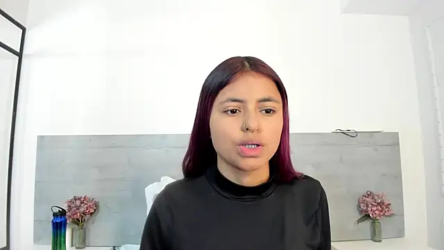 sunnyWhitee online show from 06/01/26, 07:15