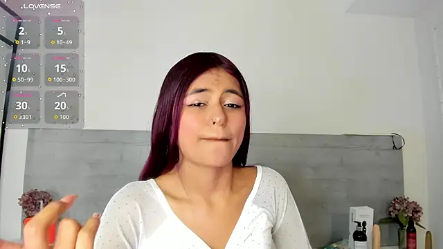 sunnyWhitee online show from 06/19/26, 07:39