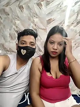 Snapshot of hornyzinia123 chatting on 11/16/25, 02:39 hornyzinia123 online show from 11/16/25, 02:39