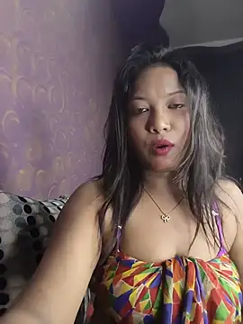 hornyzinia123 online show from 06/19/26, 03:22