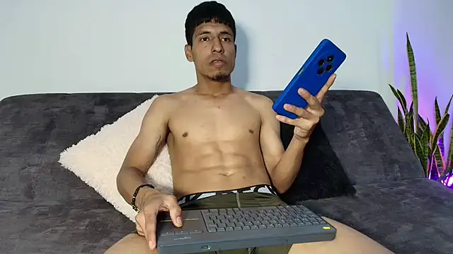 IsaXander743 online show from 12/15/25, 01:10