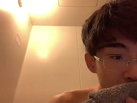 Snapshot of kurusu46 chatting on 10/13/25, 12:38 kurusu46 online show from 10/13/25, 12:38