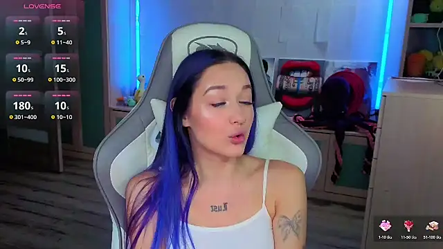 Snapshot of Im_suka chatting on 10/21/25, 03:40 Im suka online show from 10/21/25, 03:40