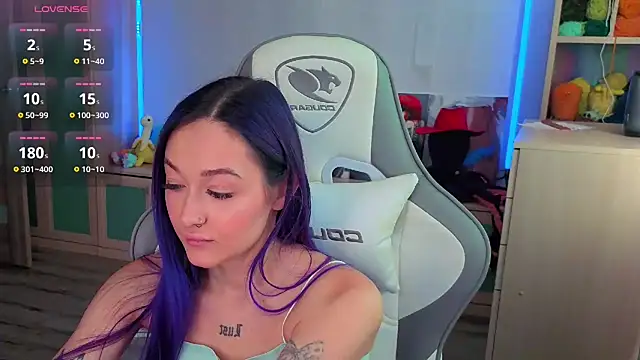 Snapshot of Im_suka chatting on 10/23/25, 03:17 Im suka online show from 10/23/25, 03:17