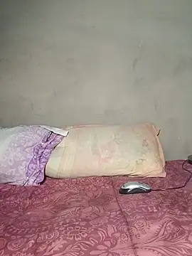 Snapshot of khetyvile chatting on 09/13/25, 07:13 khetyvile online show from 09/13/25, 07:13