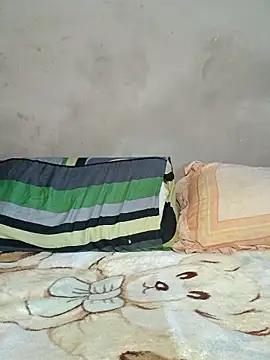 Snapshot of khetyvile chatting on 09/19/25, 09:43 khetyvile online show from 09/19/25, 09:43