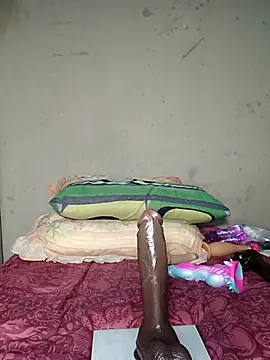 Snapshot of khetyvile chatting on 10/04/25, 02:48 khetyvile online show from 10/04/25, 02:48