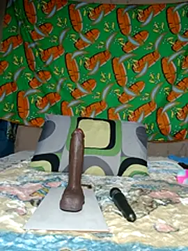 Snapshot of khetyvile chatting on 11/23/25, 03:23 khetyvile online show from 11/23/25, 03:23