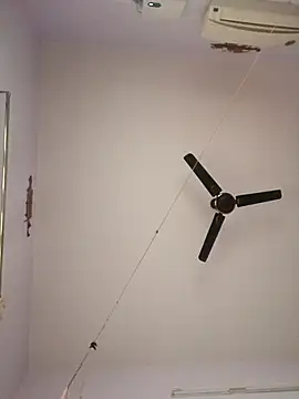 Snapshot of monster-dickk chatting on 12/14/25, 01:44 monster-dickk online show from 12/14/25, 01:44