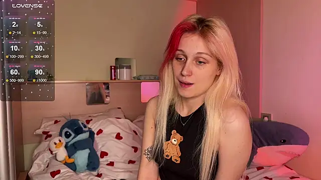 Snapshot of _Annabel_Myr_ chatting on 09/19/25, 11:22 Annabel Myr online show from 09/19/25, 11:22