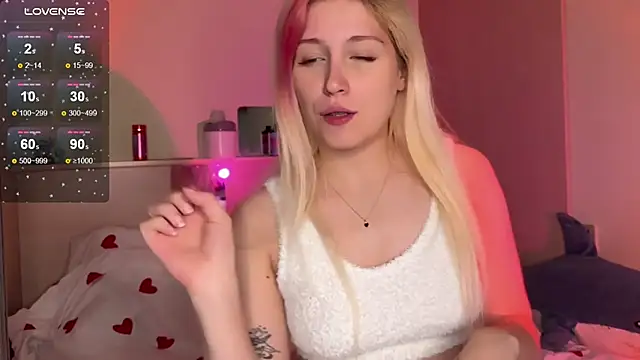 Snapshot of _Annabel_Myr_ chatting on 10/05/25, 11:08 Annabel Myr online show from 10/05/25, 11:08