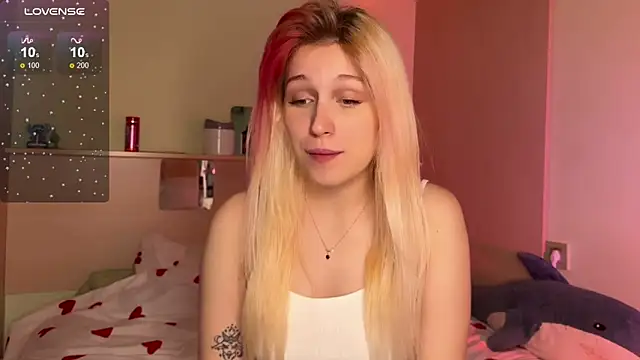 Snapshot of _Annabel_Myr_ chatting on 10/12/25, 11:09 Annabel Myr online show from 10/12/25, 11:09