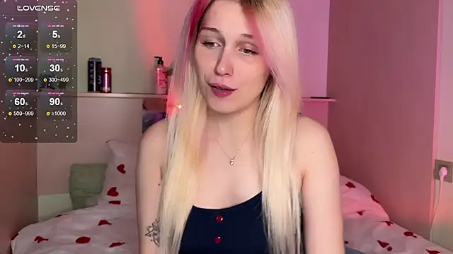 Snapshot of _Annabel_Myr_ chatting on 10/20/25, 11:10 Annabel Myr online show from 10/20/25, 11:10