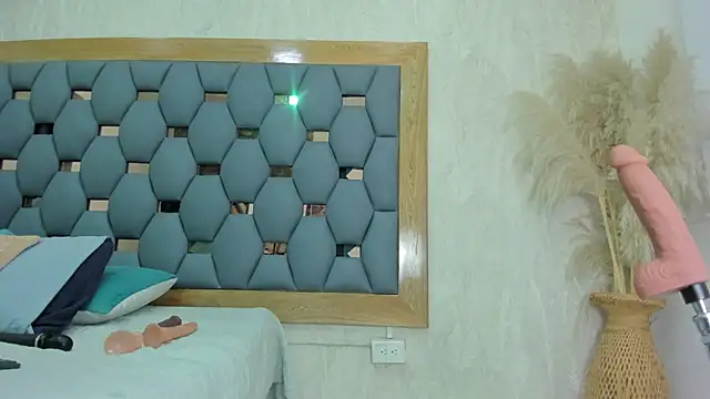 crystal sm online show from 12/05/25, 03:04