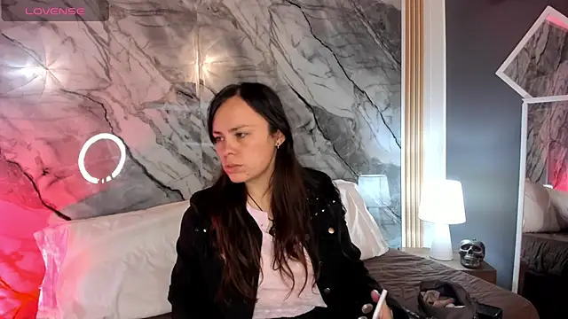Astridhotman online show from 10/17/25, 08:00