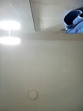 luna-69-37 online show from 09/11/25, 10:54