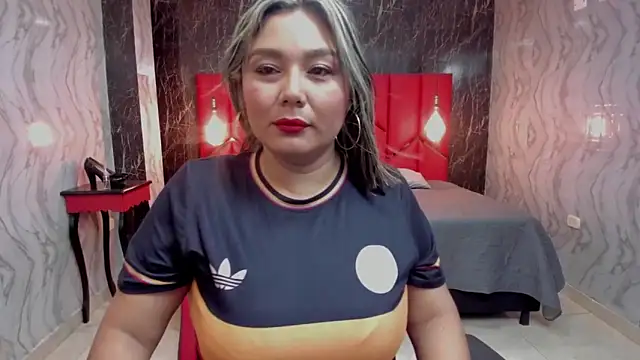 LatinaHoleQueen online show from 05/16/26, 02:05