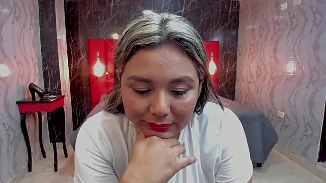 LatinaHoleQueen online show from 05/21/26, 02:35