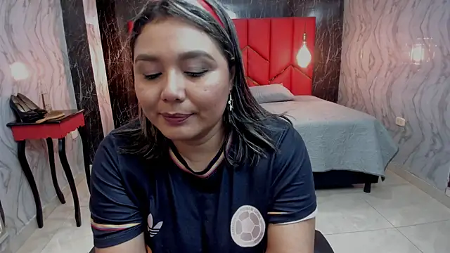 LatinaHoleQueen online show from 07/07/26, 03:38