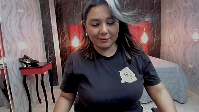 LatinaHoleQueen online show from 07/27/26, 03:41