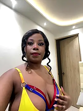 Snapshot of Elie-3 chatting on 10/15/25, 01:39 Elie-3 online show from 10/15/25, 01:39