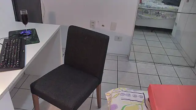 Snapshot of raposinharabuda chatting on 11/22/25, 02:43 raposinharabuda online show from 11/22/25, 02:43