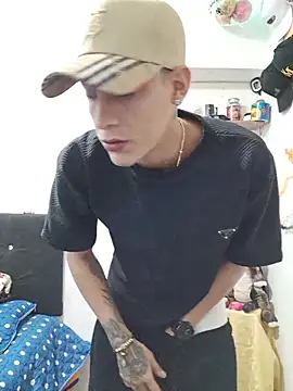 Snapshot of Ethanho0t chatting on 10/31/25, 06:47 Ethanho0t online show from 10/31/25, 06:47