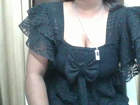 Snapshot of hotpayal001 chatting on 11/08/25, 07:23 hotpayal001 online show from 11/08/25, 07:23