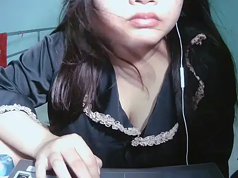 Lily3322 online show from 05/04/26, 03:13