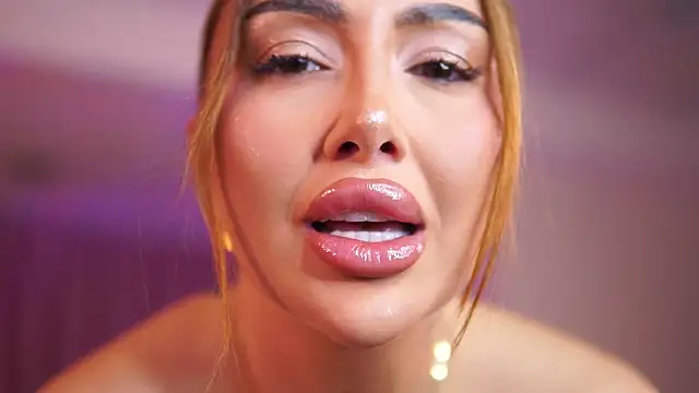 Snapshot of ZennySings chatting on 11/29/25, 12:30 ZennySings online show from 11/29/25, 12:30