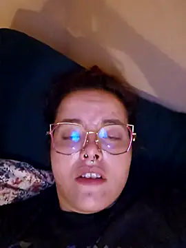 nuttiebuddy1 online show from 09/18/25, 10:23