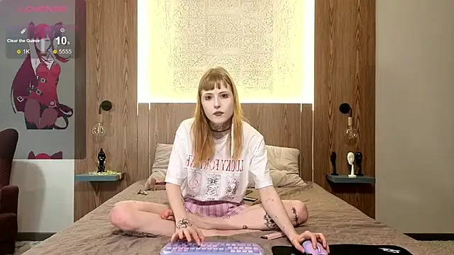 Snapshot of MilkMeSoftly chatting on 11/06/25, 08:26 MilkMeSoftly online show from 11/06/25, 08:26