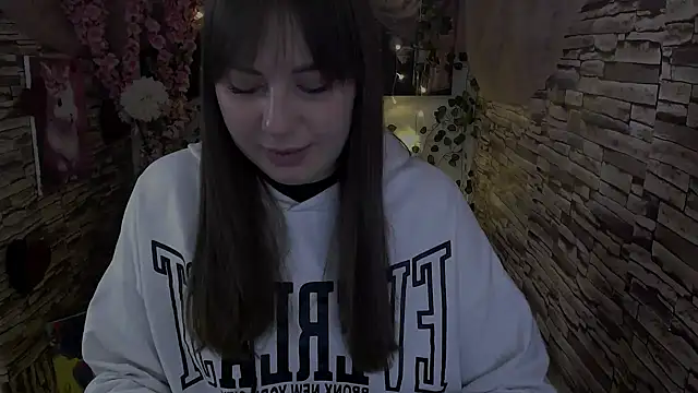 Amanda Bright  online show from 10/21/25, 06:58