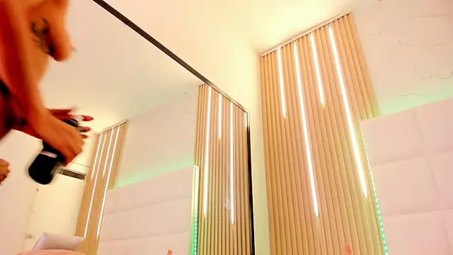 Elody rousse online show from 11/28/25, 12:19