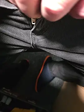 Snapshot of Oorse1966 chatting on 11/21/25, 02:05 Oorse1966 online show from 11/21/25, 02:05